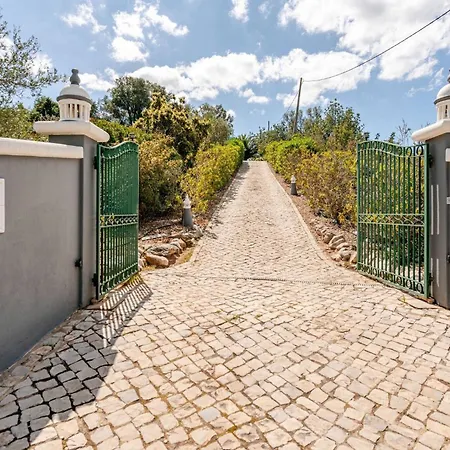 Charming With 3 Bedrooms And Sea View 빌라
