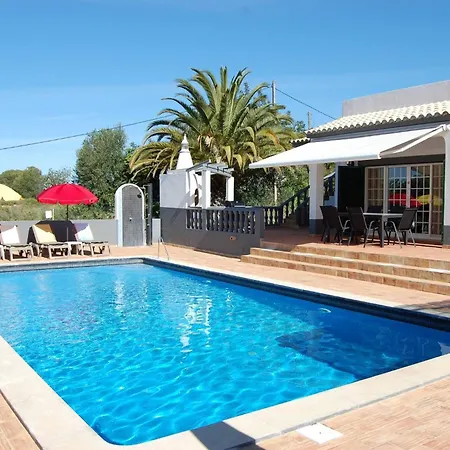 Charming With 3 Bedrooms And Sea View *