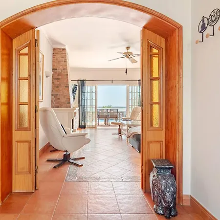빌라 Charming With 3 Bedrooms And Sea View 롤레