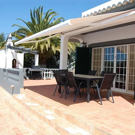 Charming With 3 Bedrooms And Sea View *