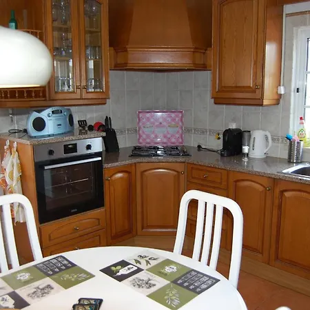 Charming With 3 Bedrooms And Sea View 롤레