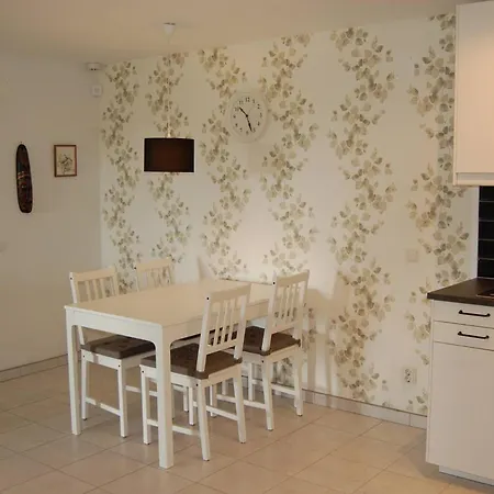 Charming With 3 Bedrooms And Sea View *